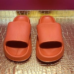 Women's Men's Slipper Shower Shoes Orange size 40-41.
